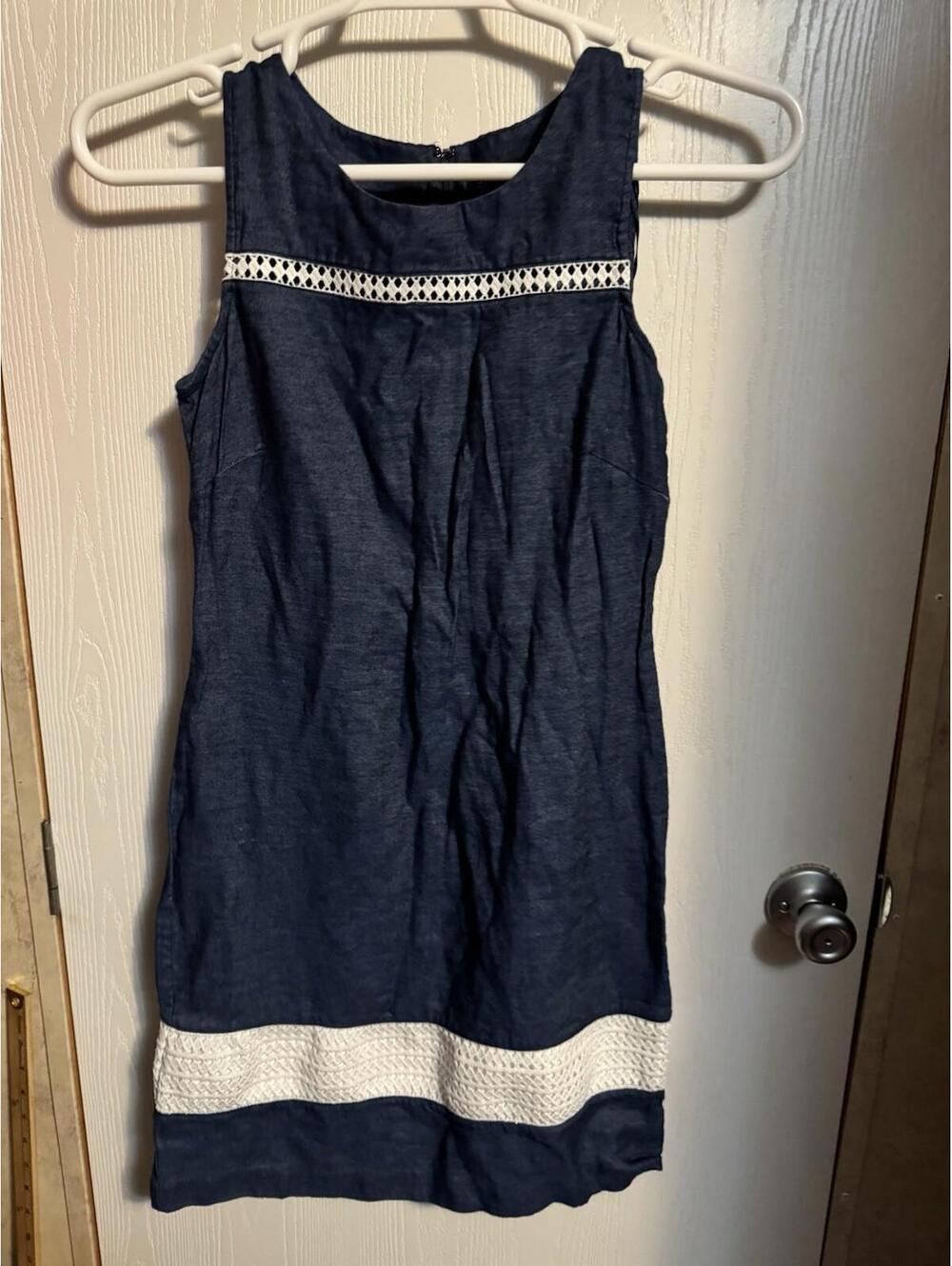Liz Claiborne Blue Denim Sleeveless A-line Dress Size 4 Crochet Picnic Princess